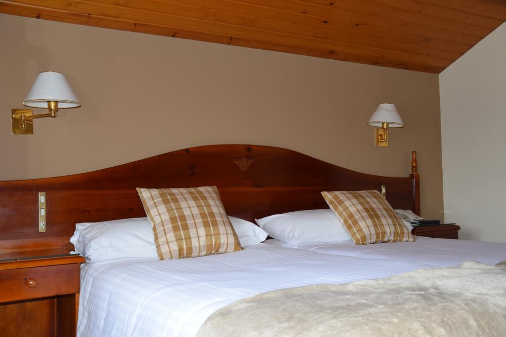 Hotel Roca Алп Екстериор снимка