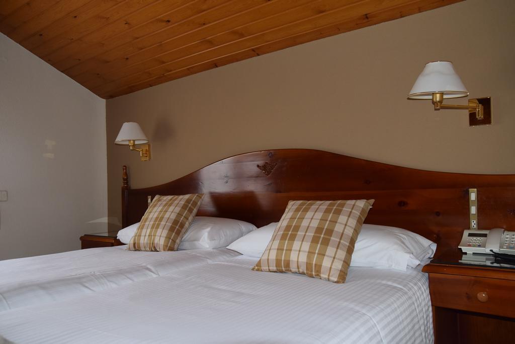 Hotel Roca Алп Екстериор снимка