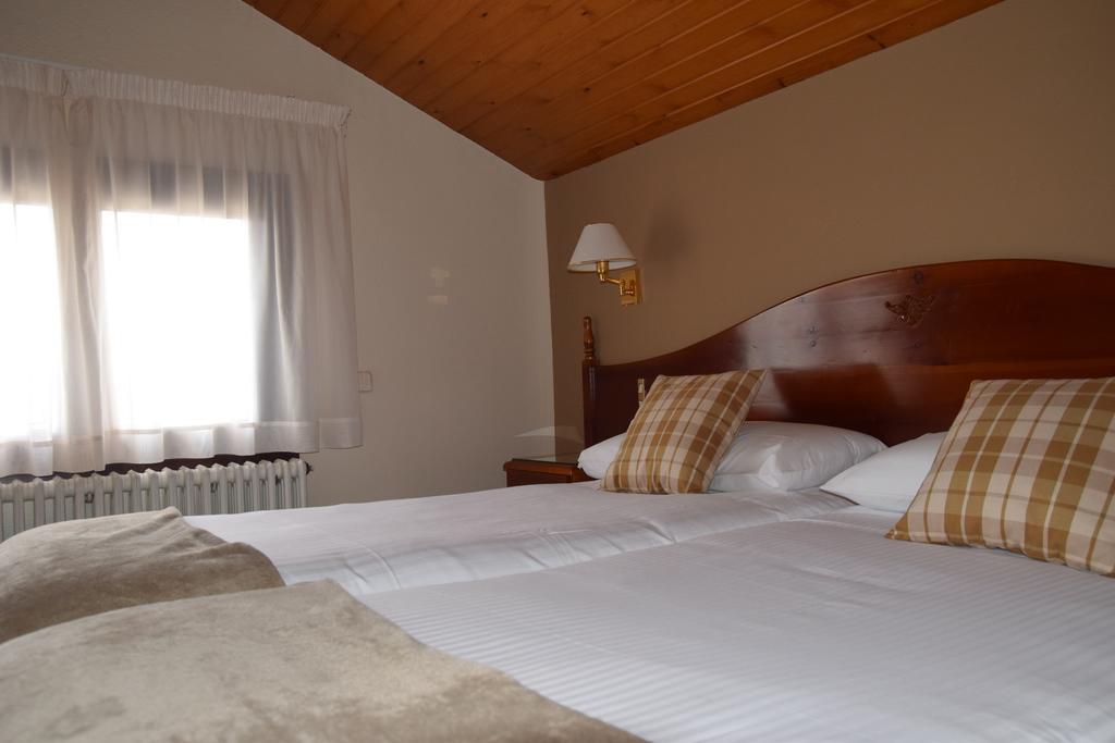 Hotel Roca Алп Екстериор снимка